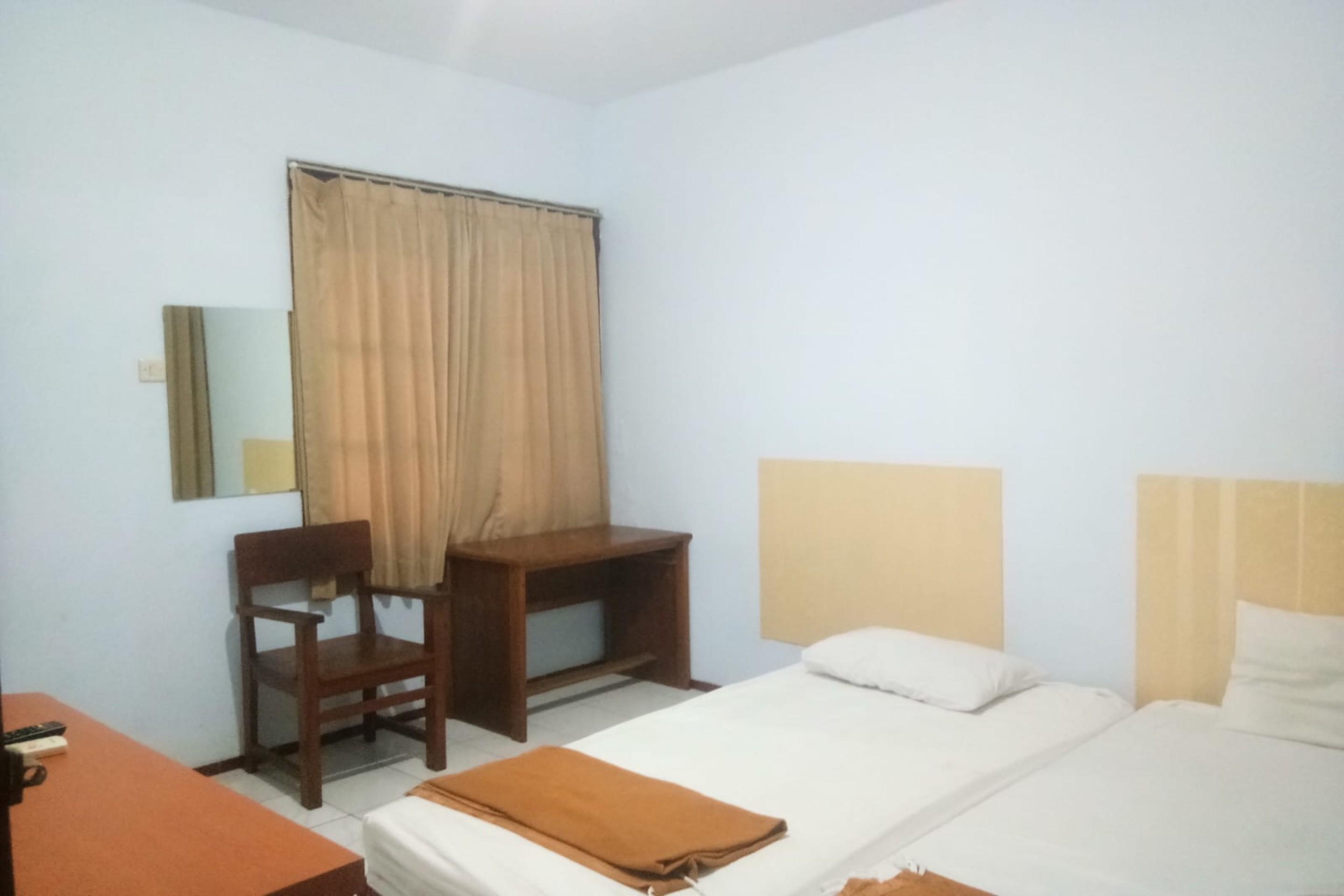 สปอต ออน 2240 ซิมปัง ตูจูห์ เรสซิเดนซ์ Hotel Kudus ภายนอก รูปภาพ
