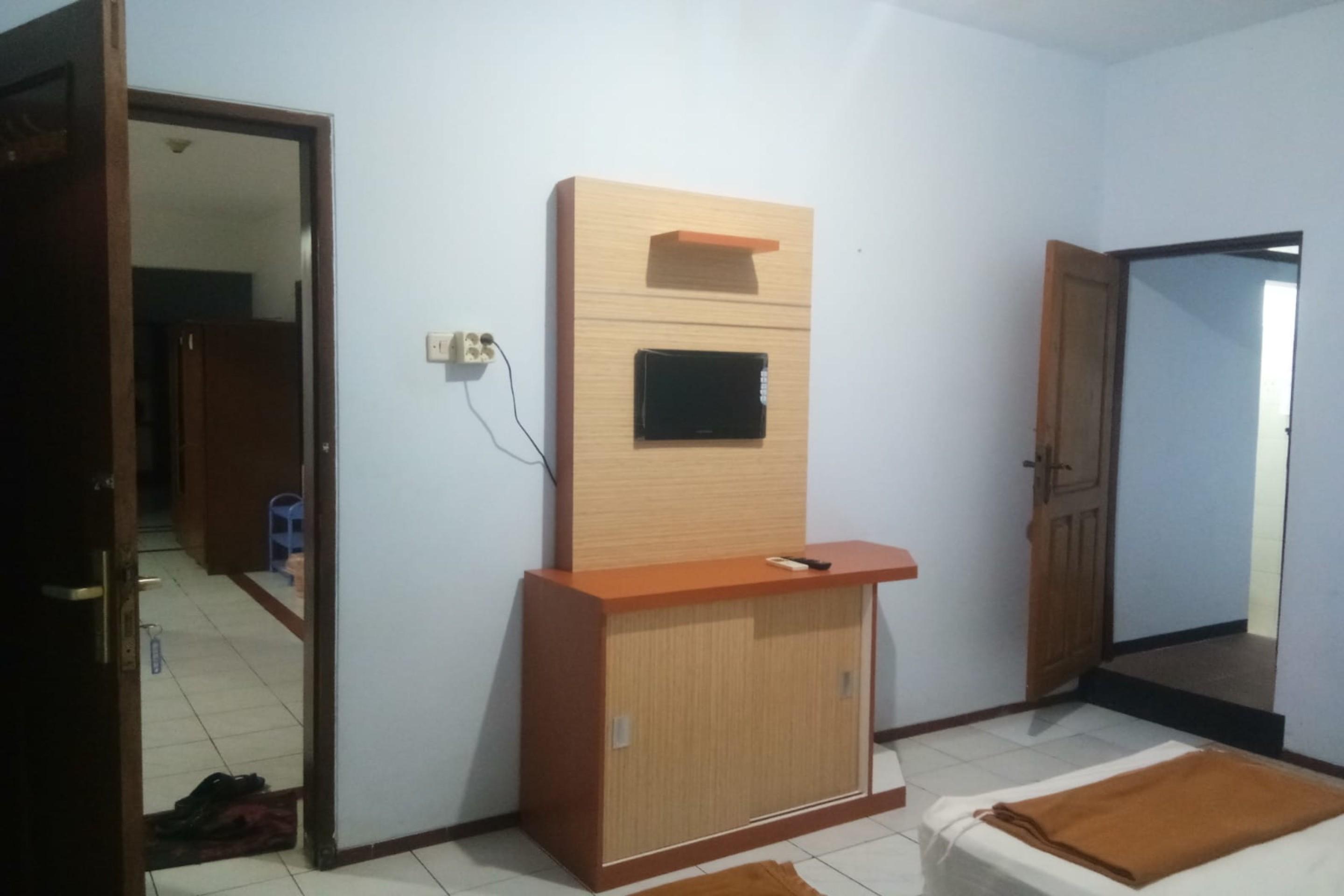 สปอต ออน 2240 ซิมปัง ตูจูห์ เรสซิเดนซ์ Hotel Kudus ภายนอก รูปภาพ