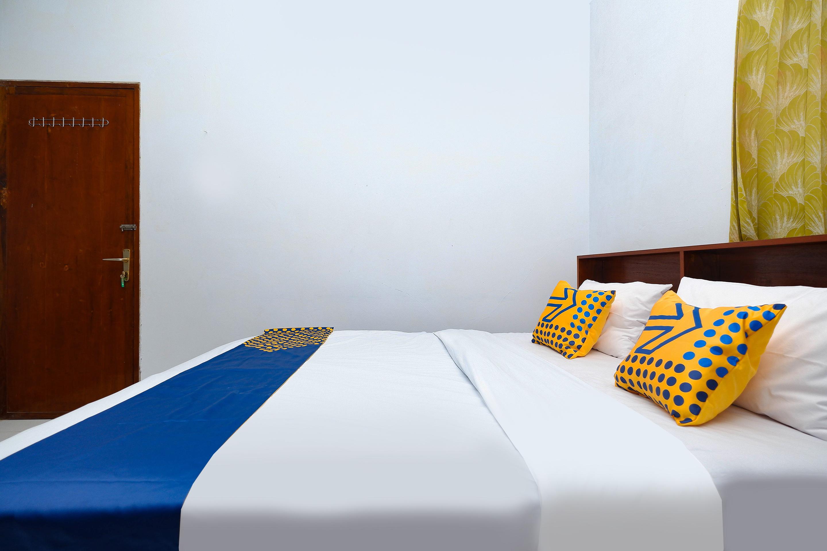 สปอต ออน 2240 ซิมปัง ตูจูห์ เรสซิเดนซ์ Hotel Kudus ภายนอก รูปภาพ