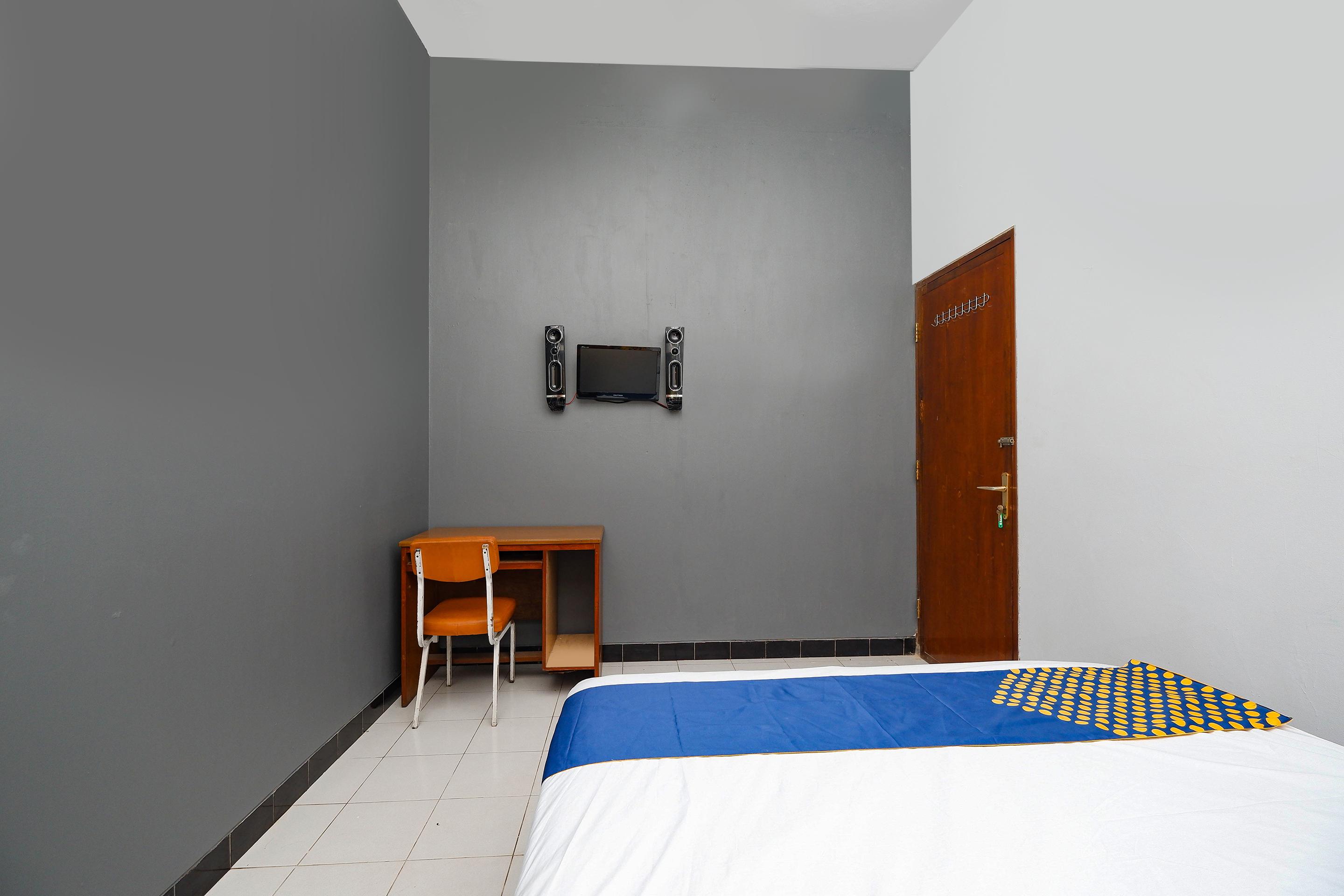 สปอต ออน 2240 ซิมปัง ตูจูห์ เรสซิเดนซ์ Hotel Kudus ภายนอก รูปภาพ