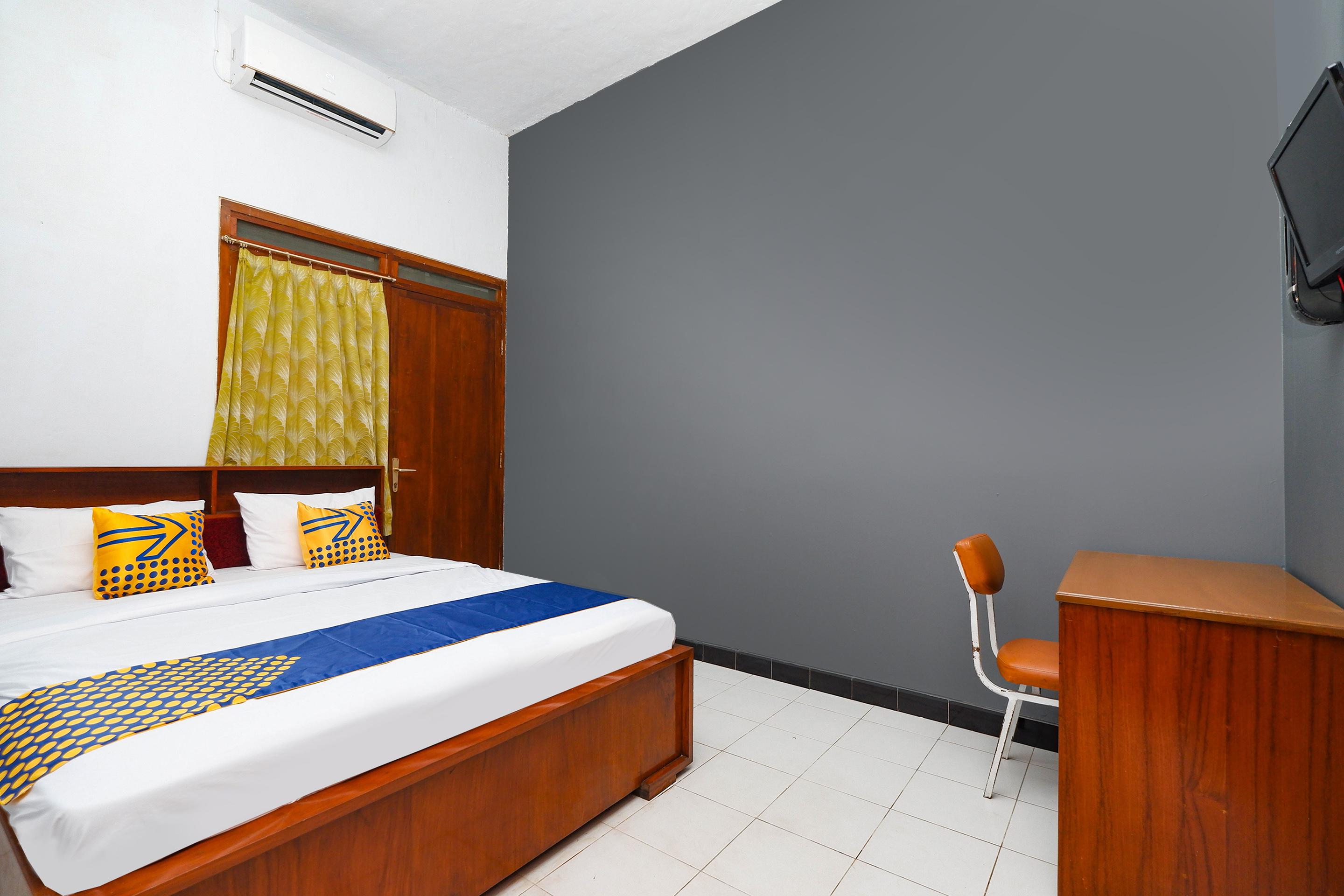 สปอต ออน 2240 ซิมปัง ตูจูห์ เรสซิเดนซ์ Hotel Kudus ภายนอก รูปภาพ