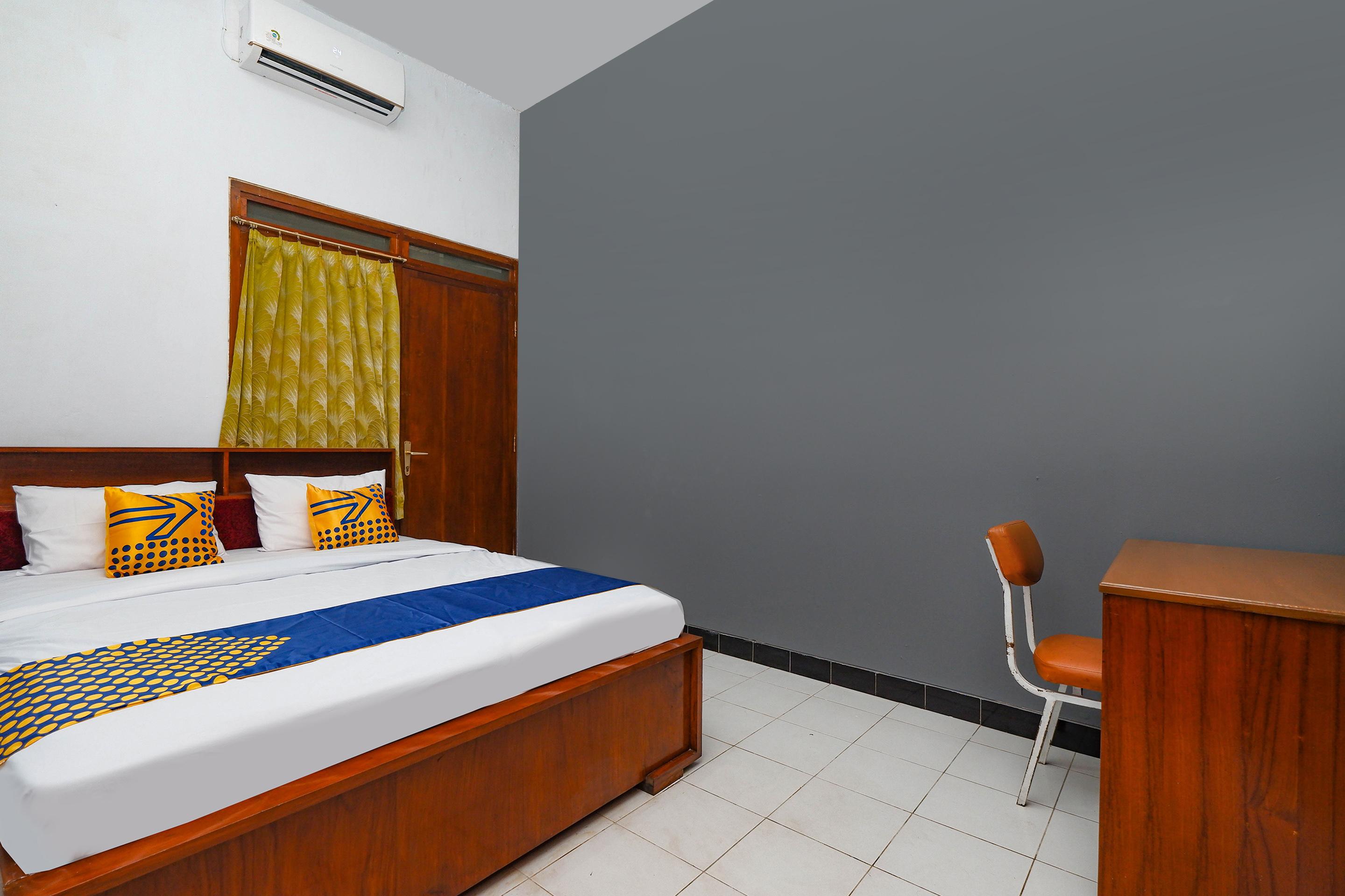สปอต ออน 2240 ซิมปัง ตูจูห์ เรสซิเดนซ์ Hotel Kudus ภายนอก รูปภาพ