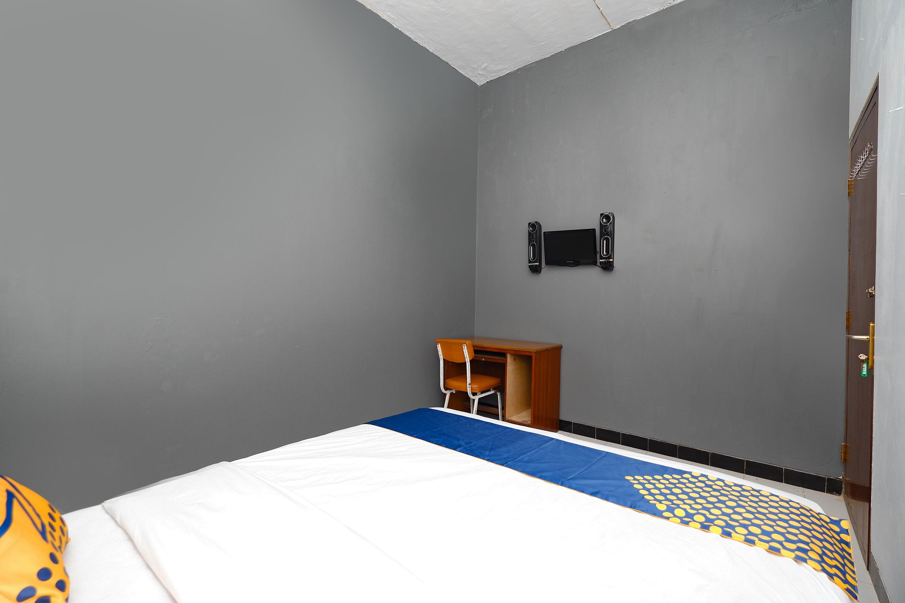 สปอต ออน 2240 ซิมปัง ตูจูห์ เรสซิเดนซ์ Hotel Kudus ภายนอก รูปภาพ