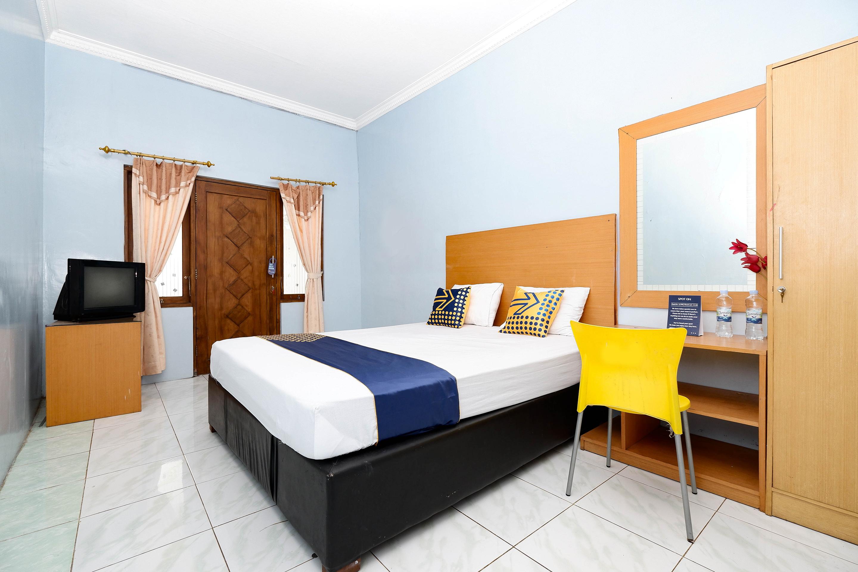 สปอต ออน 2240 ซิมปัง ตูจูห์ เรสซิเดนซ์ Hotel Kudus ภายนอก รูปภาพ
