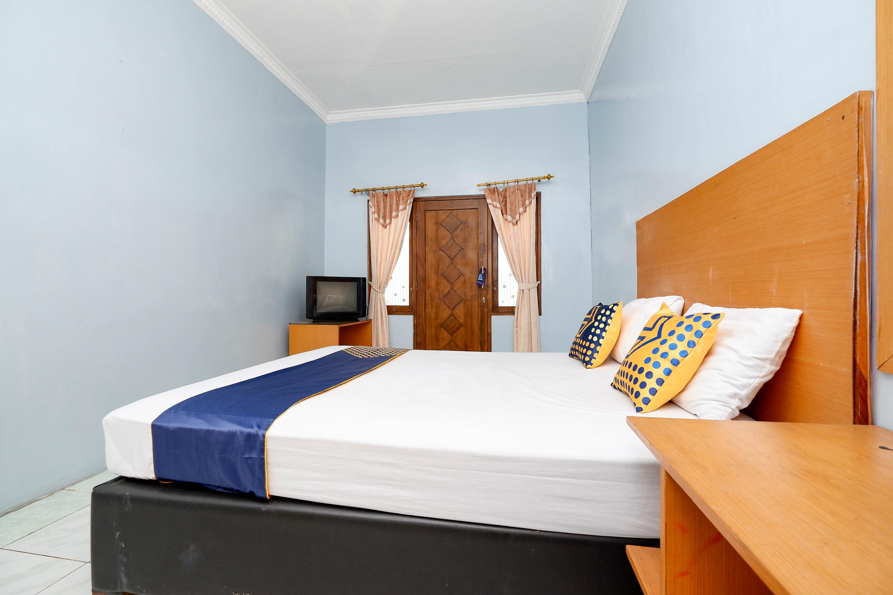 สปอต ออน 2240 ซิมปัง ตูจูห์ เรสซิเดนซ์ Hotel Kudus ภายนอก รูปภาพ