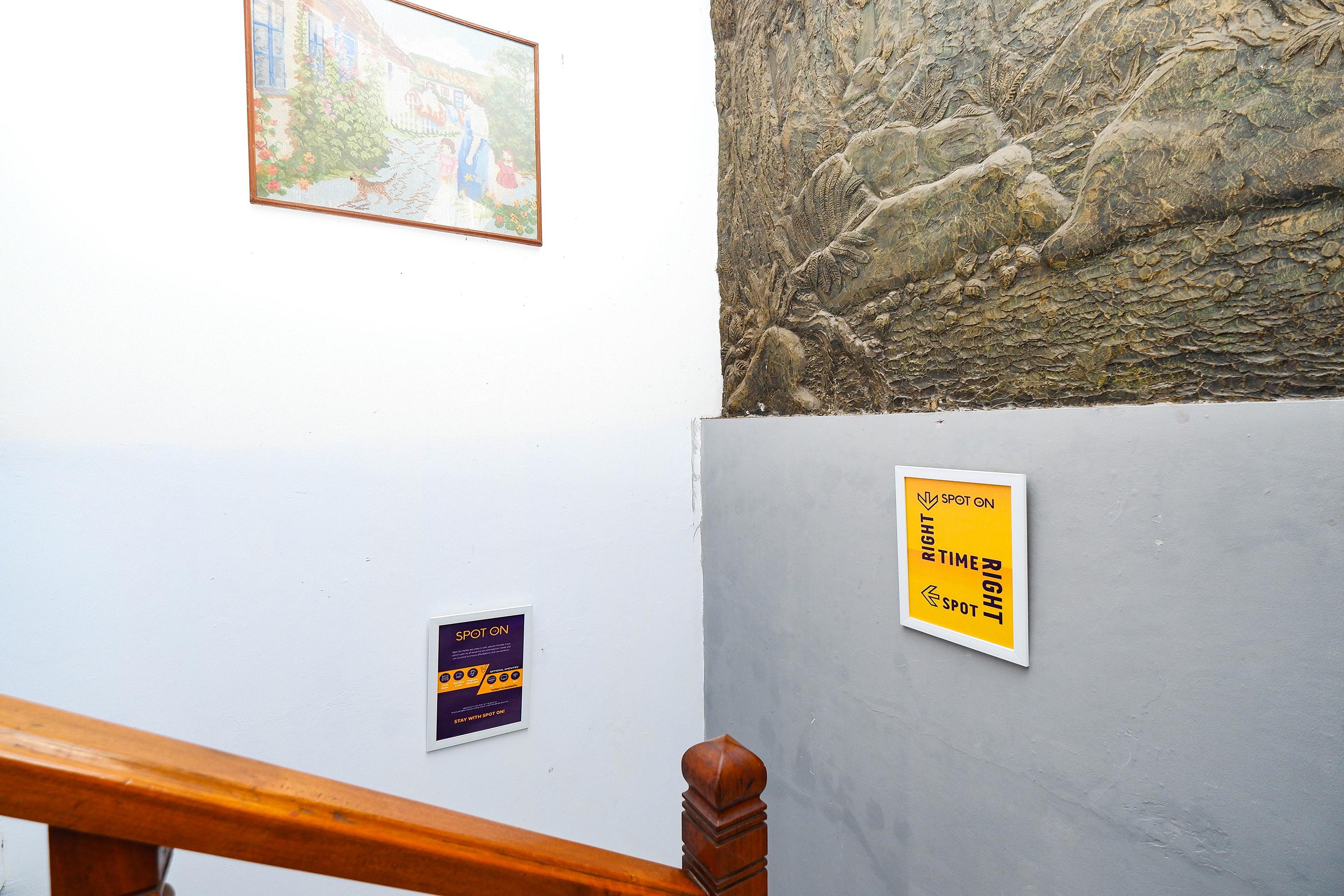 สปอต ออน 2240 ซิมปัง ตูจูห์ เรสซิเดนซ์ Hotel Kudus ภายนอก รูปภาพ