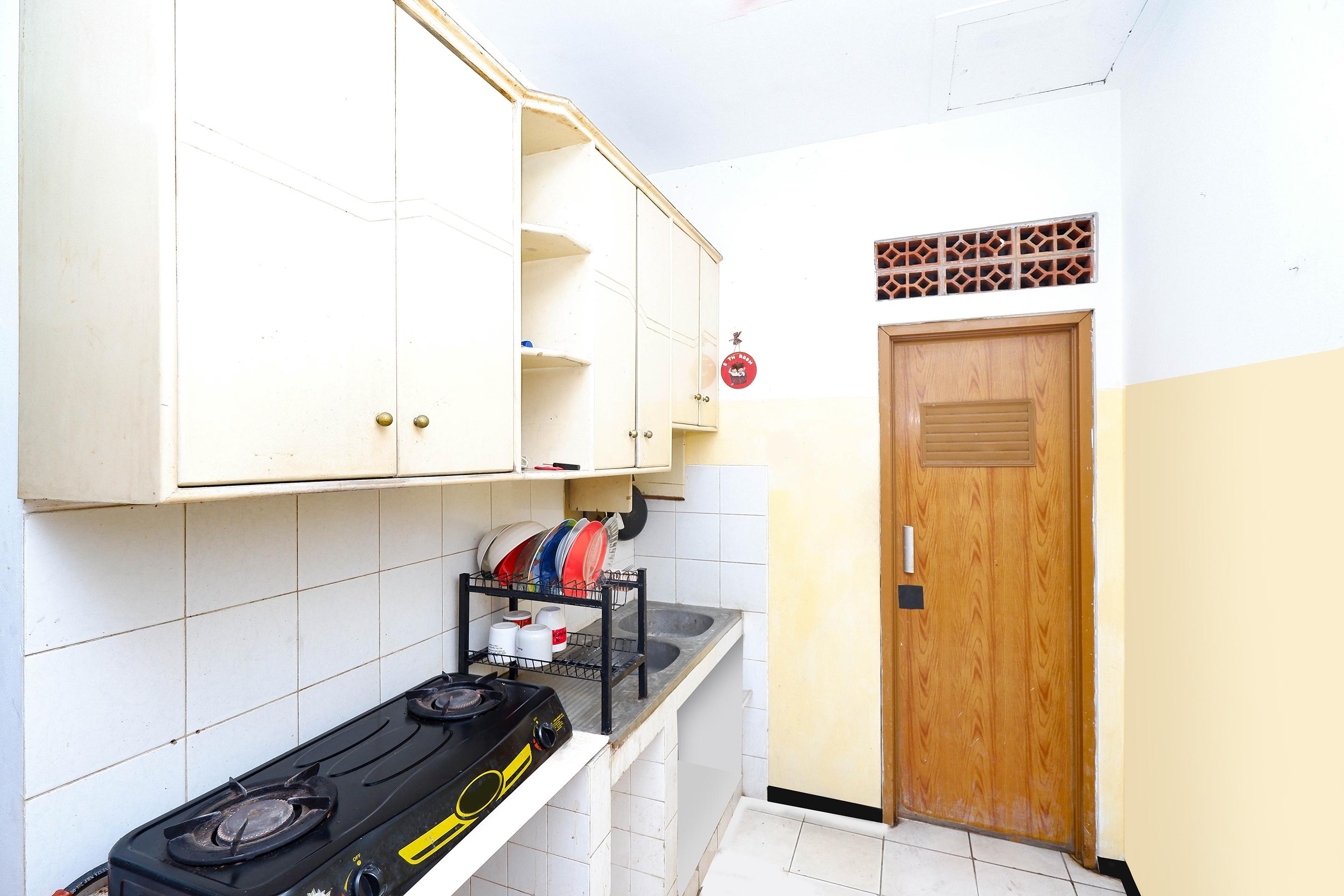 สปอต ออน 2240 ซิมปัง ตูจูห์ เรสซิเดนซ์ Hotel Kudus ภายนอก รูปภาพ